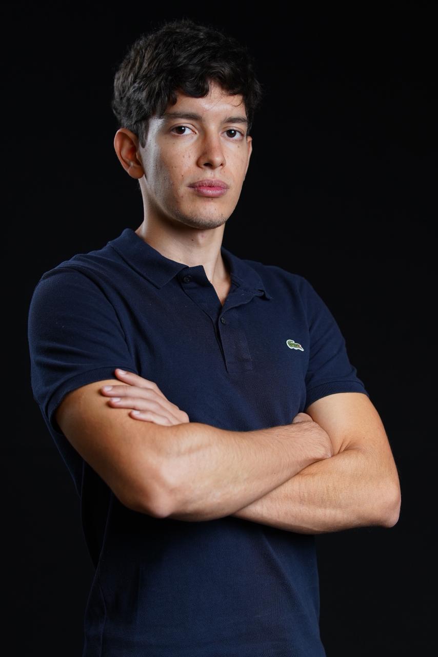 Arthur Alvarenga Atendendo